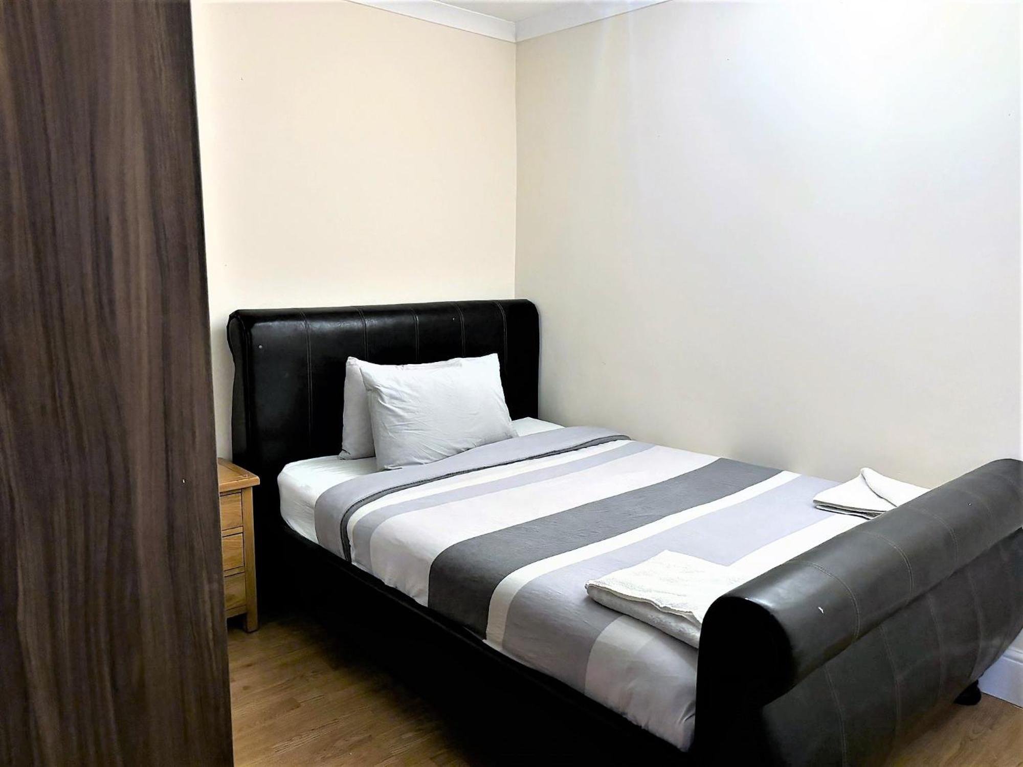 London Luxury 5 Bedroom House 2 Min Walk To The Tube Station Dagenham Luaran gambar